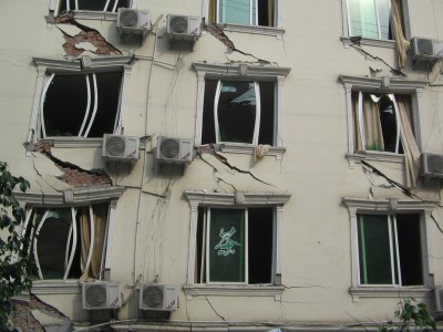 传统抗震加固技术和新型抗震加固技术的 总结与对比