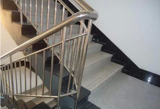 装饰装修施工之楼梯栏杆扶手安装效果