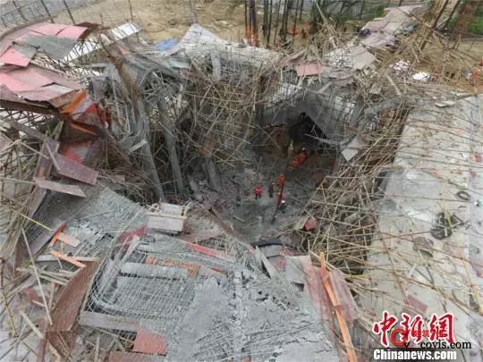 2017年3月27日14时35分，湖北省麻城市模板支架坍塌较大事故