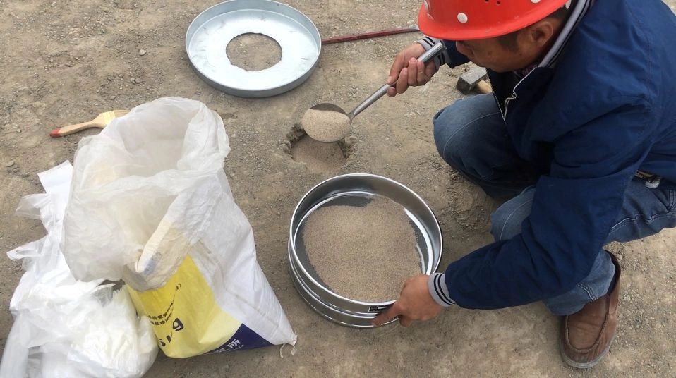 挖坑灌砂法测定压实度试验方法