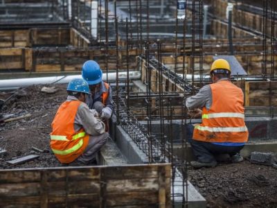 劳务碰瓷、以“上访”威胁/敲诈工地，百余人获刑！