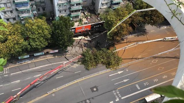 杭州建国北路塌陷原因：系地铁5号线施工发生渗漏水！树园31幢倾斜，外墙现多处裂缝