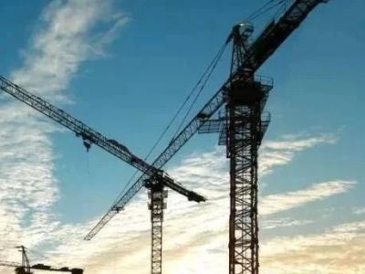 江苏南京一工地发生塔吊事故，造成4名工人受伤！塔吊顶升要特别注意什么？