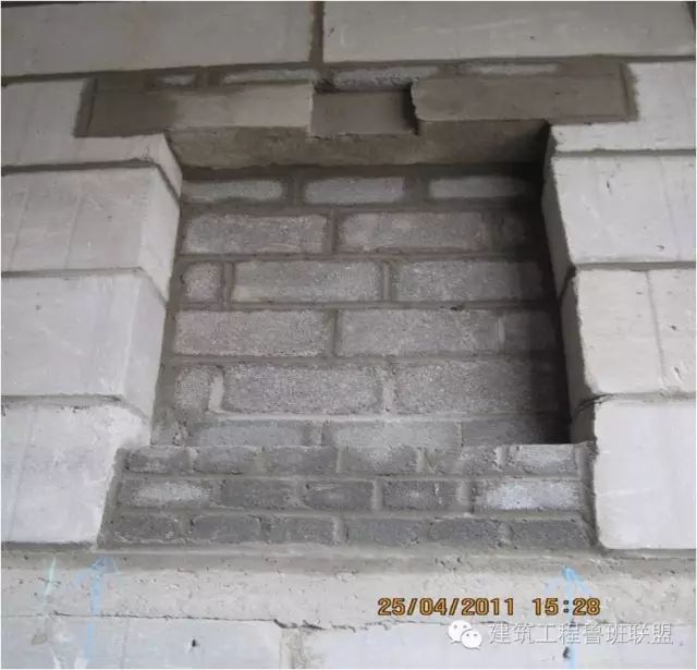 摘自碧桂园《防渗漏,防开裂重点控制》(2011版):1,填充墙高大于4m时