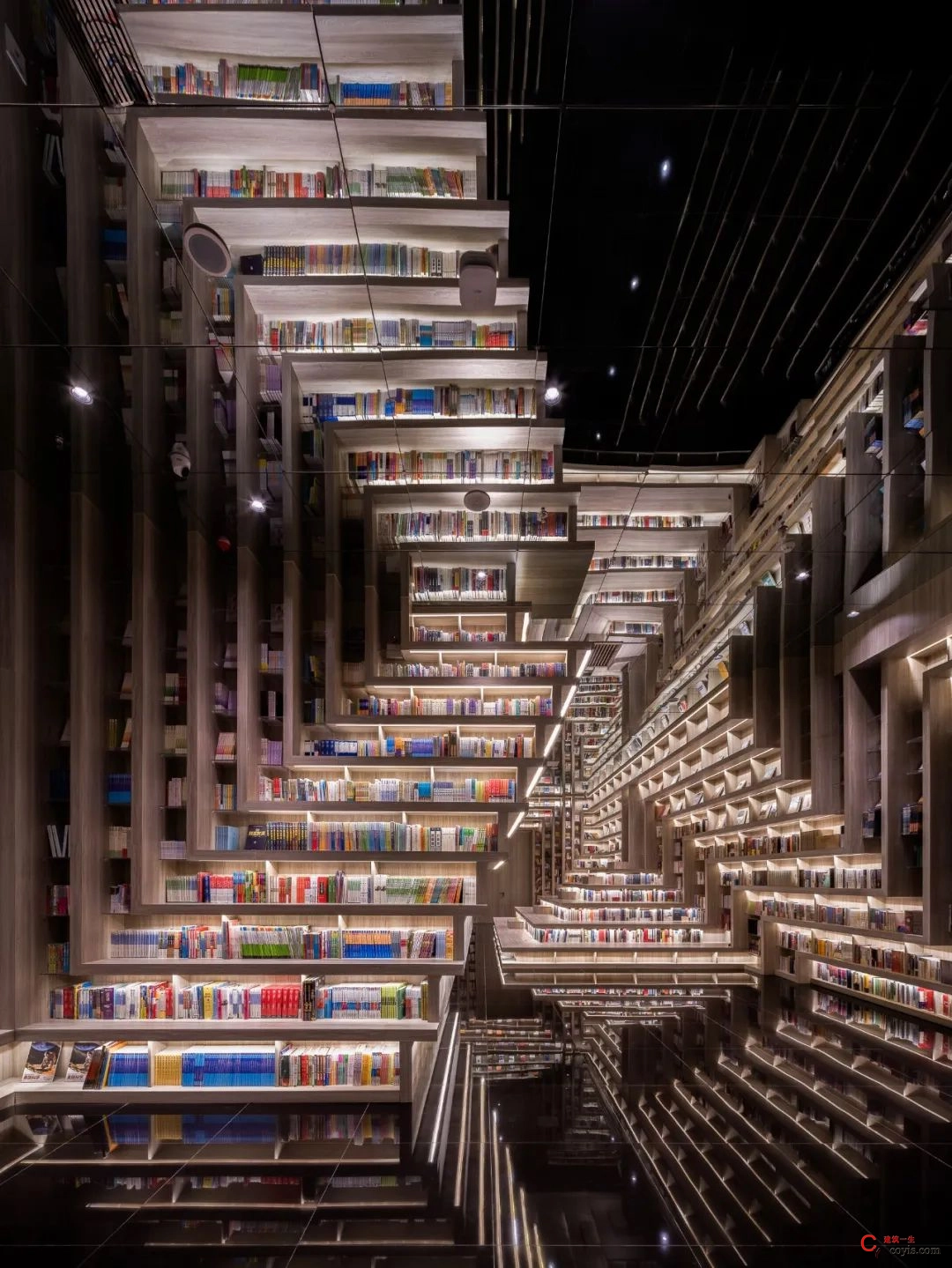 斐波影院X鐘書閣丨一家藏在書店里的電影院，打造出了文藝愛好者的天堂 / 唯想國際