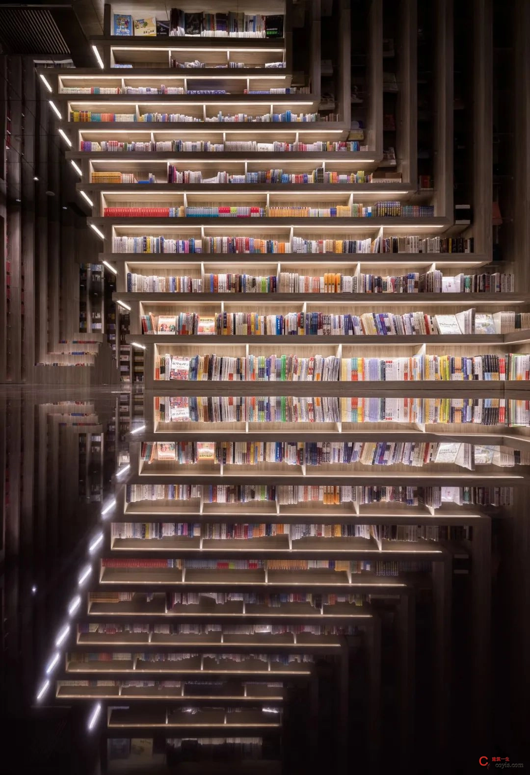 斐波影院X鐘書閣丨一家藏在書店里的電影院，打造出了文藝愛好者的天堂 / 唯想國際