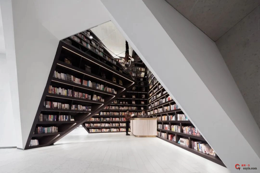 斐波影院X钟书阁丨一家藏在书店里的电影院，打造出了文艺爱好者的天堂 / 唯想国际