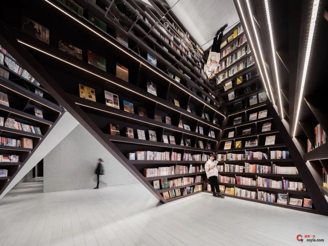 斐波影院X鐘書閣丨一家藏在書店里的電影院，打造出了文藝愛好者的天堂 / 唯想國際