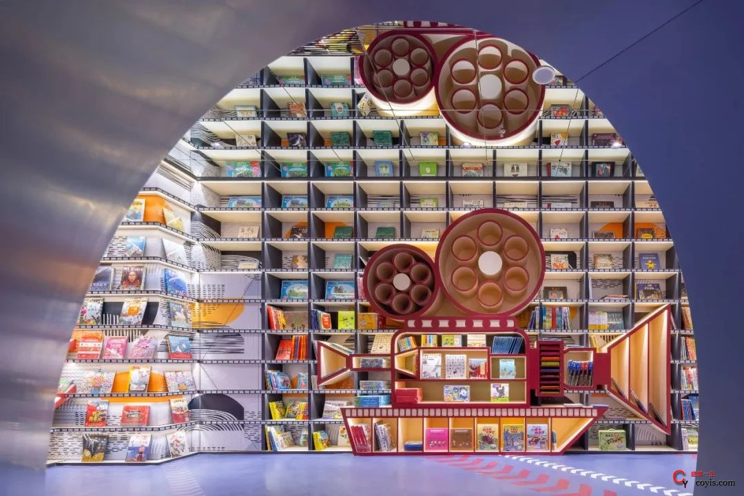 斐波影院X鐘書閣丨一家藏在書店里的電影院，打造出了文藝愛好者的天堂 / 唯想國際