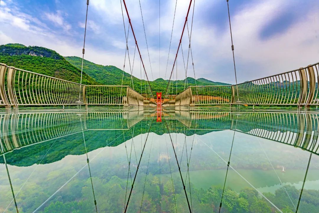 苍宇镜廊：湟川三峡擎天玻璃桥 / 浙江大学建筑设计研究院