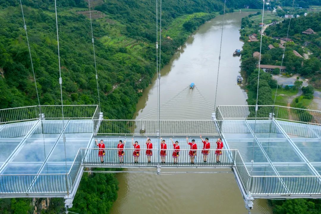 苍宇镜廊：湟川三峡擎天玻璃桥 / 浙江大学建筑设计研究院