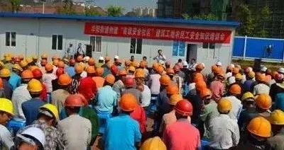 工人说：老子干工地一二十年了，凭什么听你的？