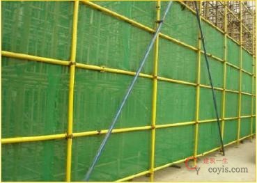 安全网绑扎牢固,绷平绷直,绑扎严密,清爽美观。