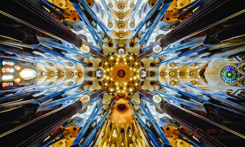 从高迪“圣家堂”,看百年间建造和材料的演变