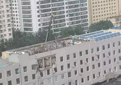 哈尔滨市一办公楼坍塌致11人被困，目前搜救出9人，其中2人已无生命体征