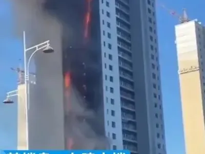 一天两起工地火灾事故，外墙保温材料是“凶手”