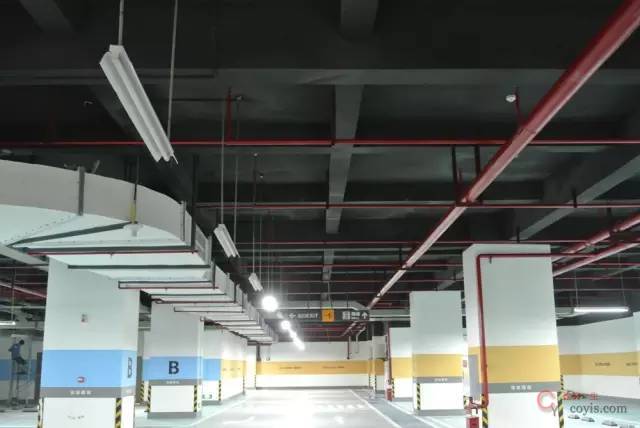 车库为提高使用净空,管线综合布置难度大 车库为提高使用净空,管线综合布置难度大