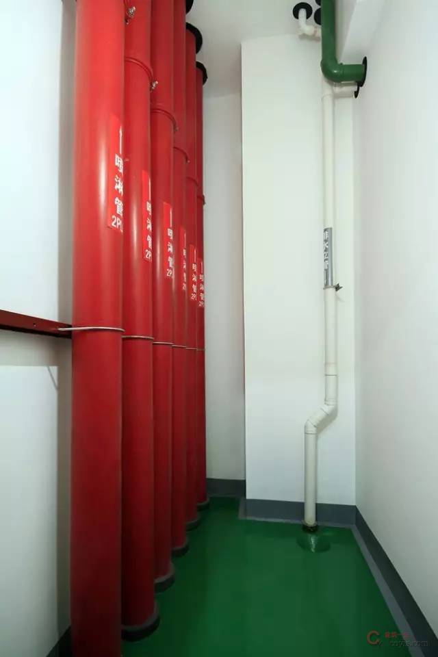 管道、桥架、风管等防火封堵严密 管道、桥架、风管等防火封堵严密
