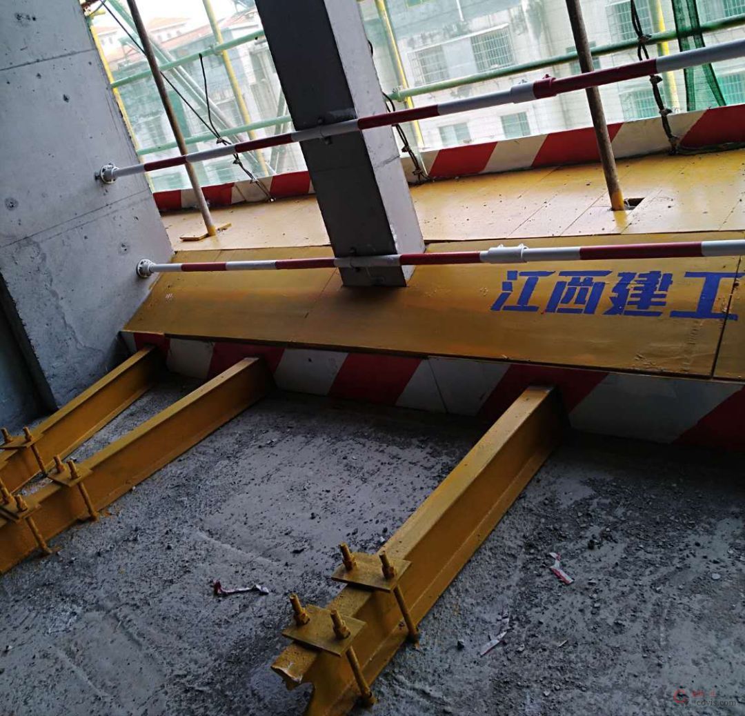 悬挑层封闭区实体造型