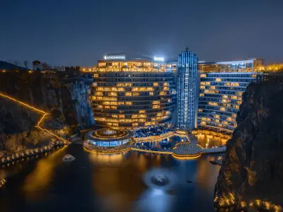 “世界十大建筑奇迹”急寻买家,中介圈热推世茂“深坑酒店”