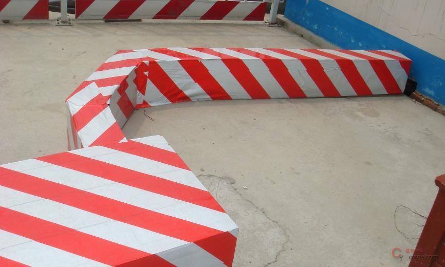 电缆明敷保护槽