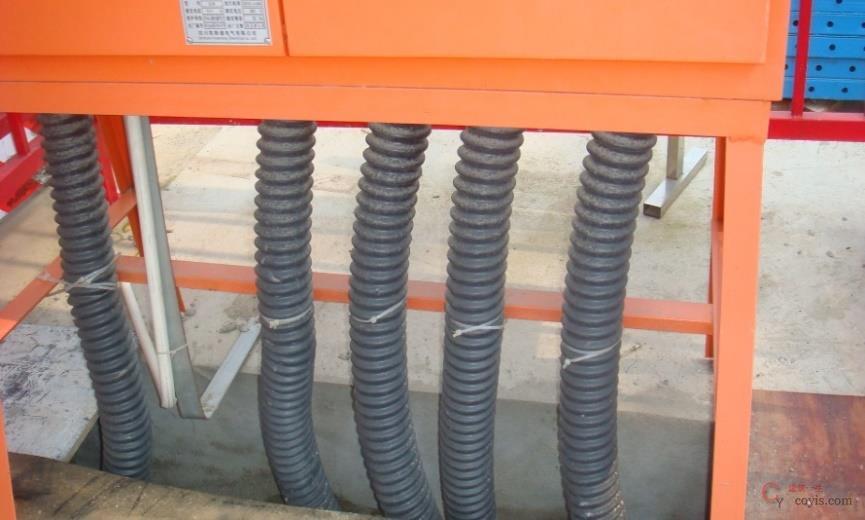 电缆进配电箱软套管做法实体图