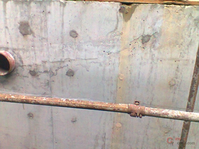 照片1:外墙冷缝