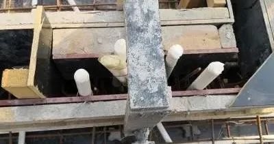 现浇墙如何预留水管压槽？现场示例！
