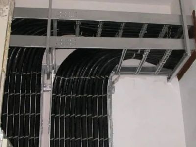 桥架及电缆屡见不鲜的施工问题！对照看看你们有吗？