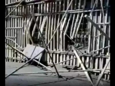 工地上的爆模瞬间！隔着屏幕都感到绝望……