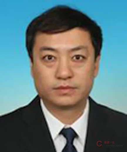 0b46f21fbe096b63f624c304897a9044ebf81a4c0607.jpg 王飞,男,汉族,1969年11月生,辽宁丹东人,1992年6月加入中国共产党,1992年8月参加工作,西北建筑工程学院城市规划专业大学毕业,教授级高级工程师。