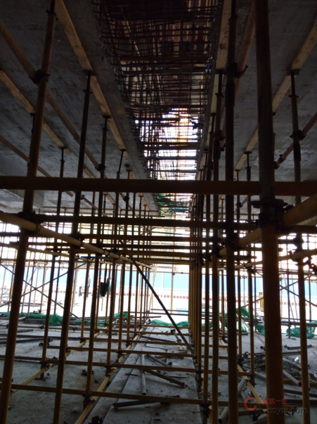 地下室顶板洞口支架回顶、后浇带支撑架回顶措施不到位,违反板底支撑架保留规定。