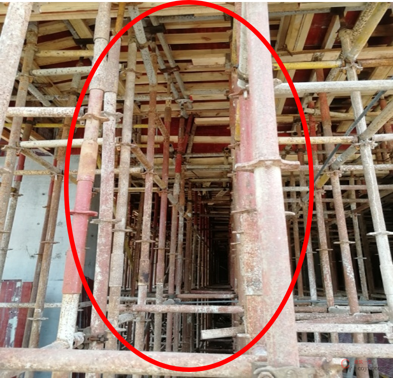 轮扣架局部不合模数部位缺少横杆连接。