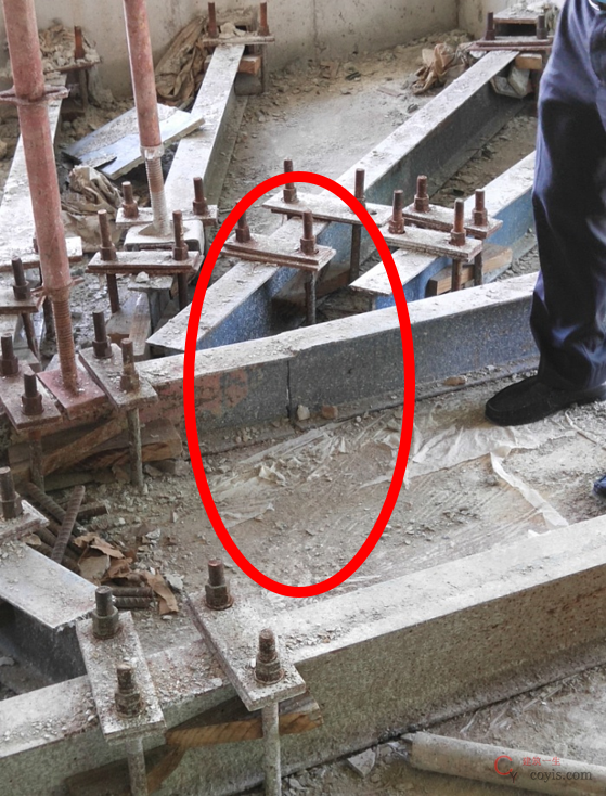 悬挑架连墙件仅连接内排杆,悬挑工字钢采用现场对接焊接长。