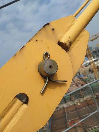 起重臂拉杆连接销轴漏装开口销