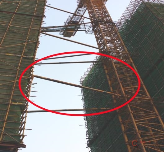 4.3.2 塔机附着杆系非稳定结构 错误示例