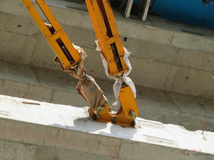 4.3.5 附着耳板支座锚固处建筑结构(剪力墙)开裂