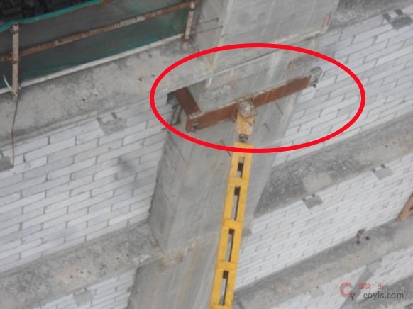 4.3.12 附着抱箍构造不可靠