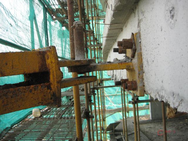 4.3.14 附着耳板支座固定不可靠