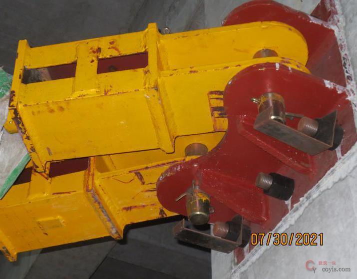 4.3.19 附着杆连接销轴缺失