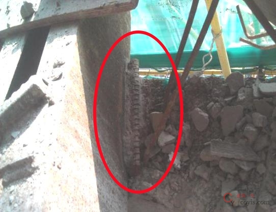 4.3.20 附着杆未采用两端铰接,违规焊接固定