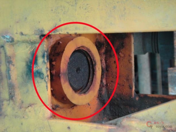 4.3.21 附着杆调节螺杆余留长度不足