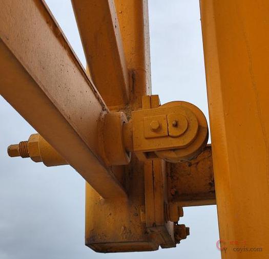 4.4.2 顶升套架导向滚轮缺失正确示例