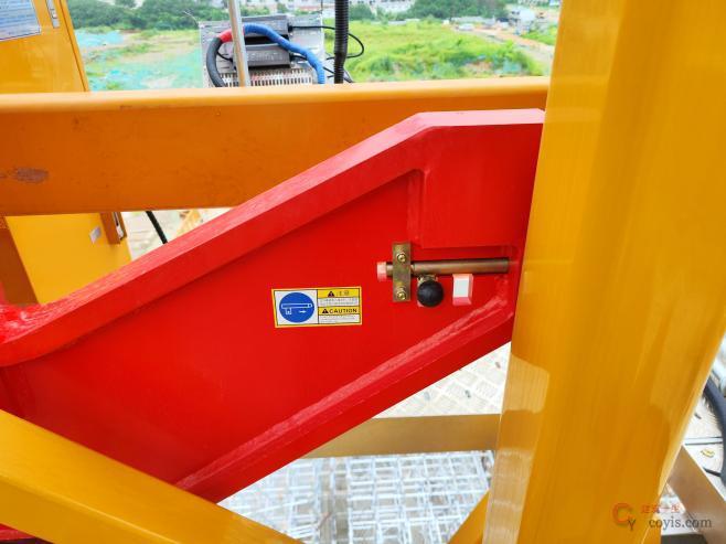 4.4.3 顶升横梁防脱装置防脱销缺失