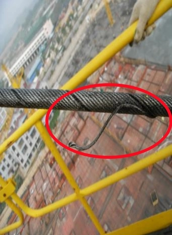 4.5.3 起升钢丝绳存在断丝、断股和压扁等缺陷