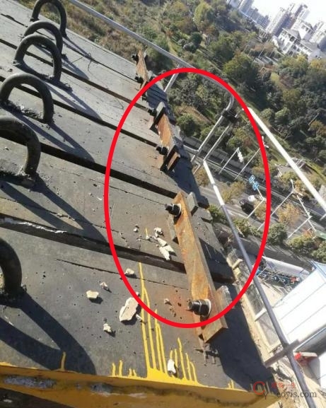 4.6.5 塔机缩臂安装后平衡重缺安全措施