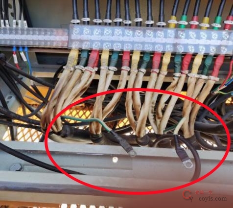 4.7.2 塔机电气柜保护接零线(PE 线)未连接