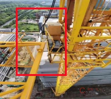 4.8.3 相邻塔机间水平安全距离不符合要求