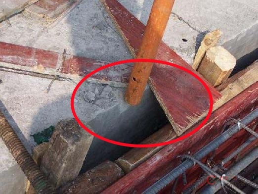 钢管立杆未支承在可靠的支承面上