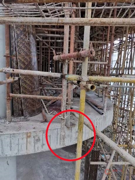 钢管立杆未支承在可靠的支承面上